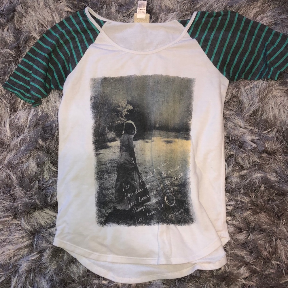 DAY TRIP super comfy T-shirt with 1 Corinthians 13
